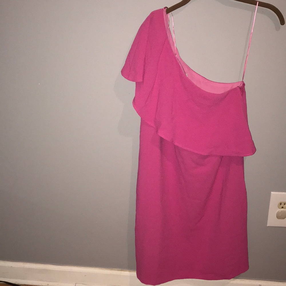 Super cute off the shoulder dress!